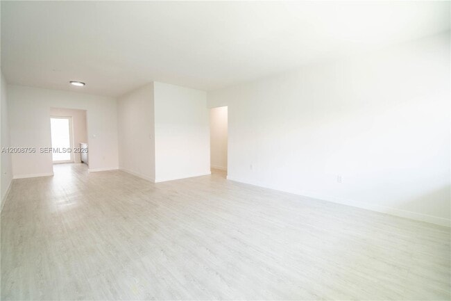 Building Photo - 1185 98th St