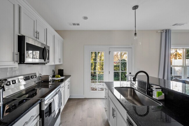 Building Photo - 3319 Old Hickory Blvd