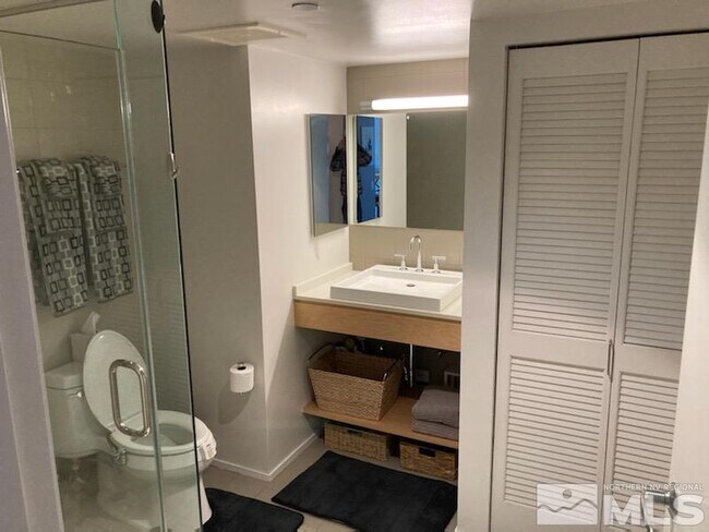 Building Photo - 255 N Sierra St