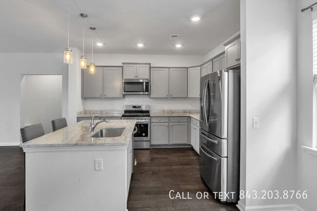 Building Photo - 237 Oak View Way