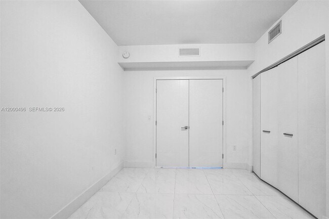 Building Photo - 301 Altara Ave