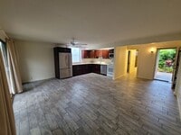 Building Photo - Lahaina 1 bedroom close to the Ocean!