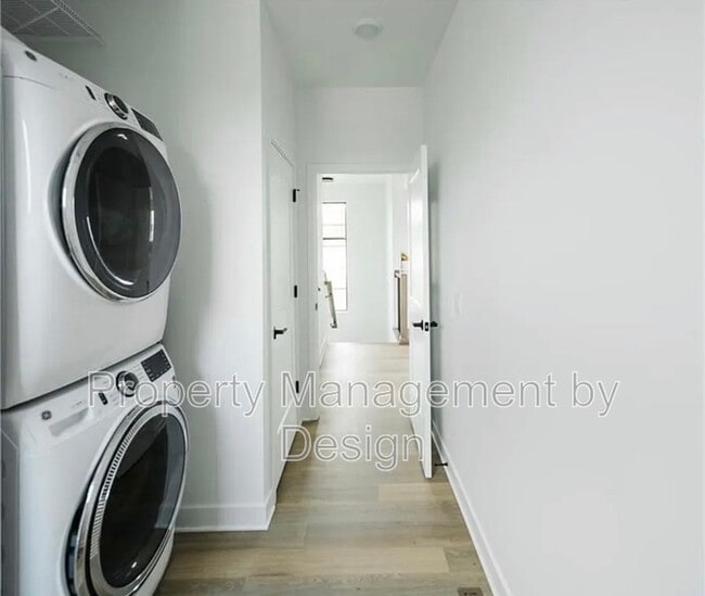 Building Photo - 1367 Keosauqua Way