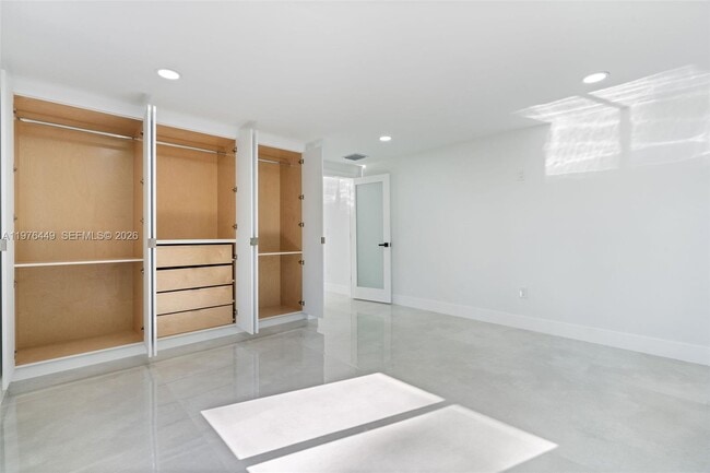 Building Photo - 4800 SW 61st Ave