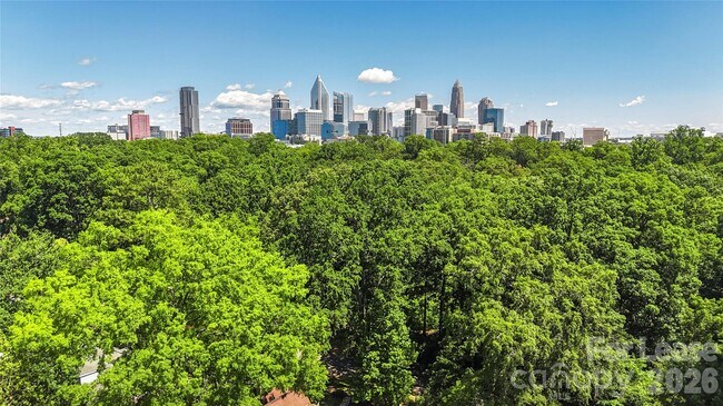 Building Photo - 1610 Park Rd