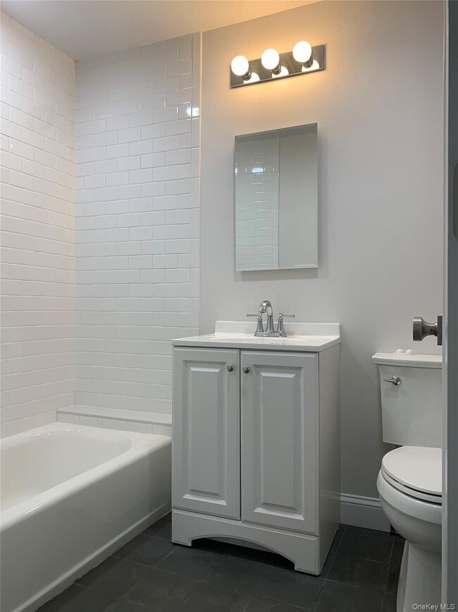 Building Photo - 83 Lake St