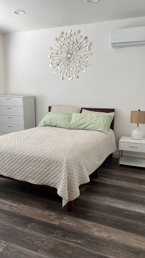 Bedroom - 5032 Lincoln Ave