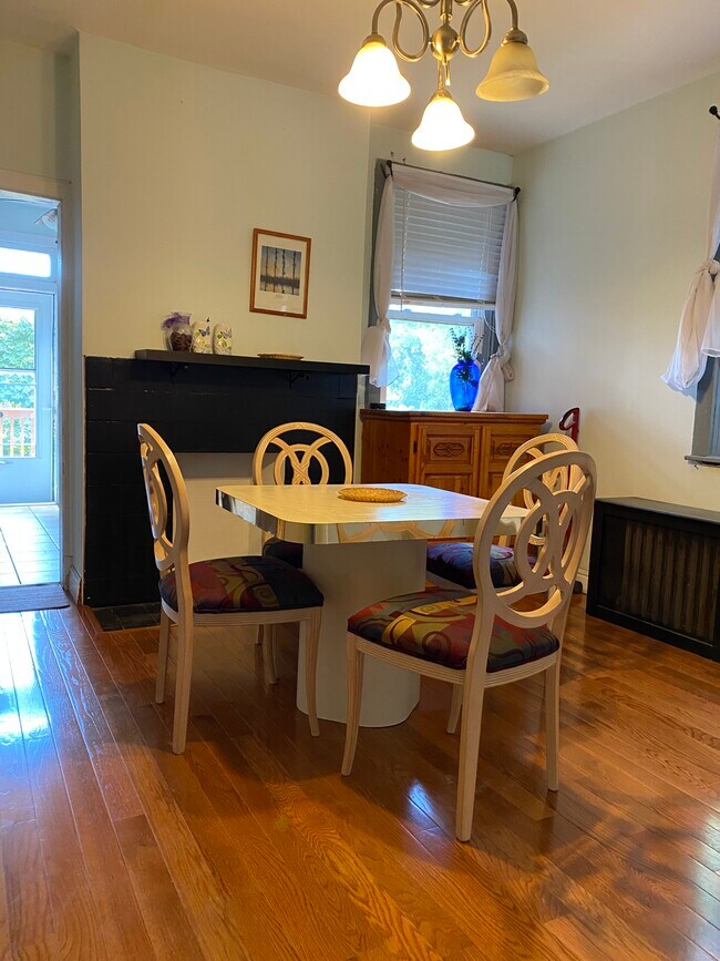 Building Photo - 2318 Eldridge St