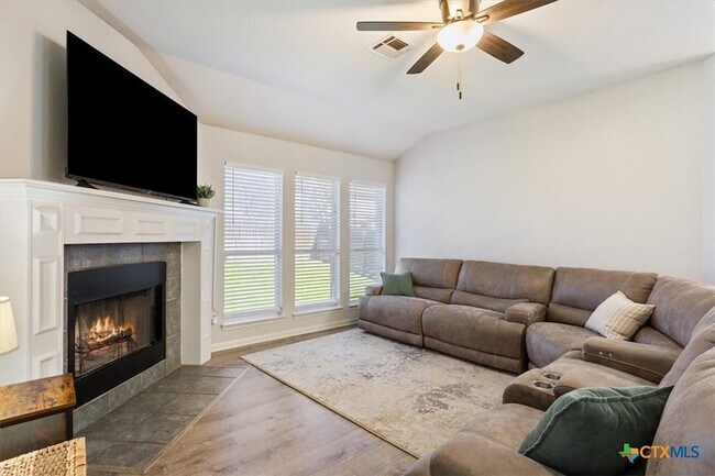 Building Photo - 709 Bighorn Dr