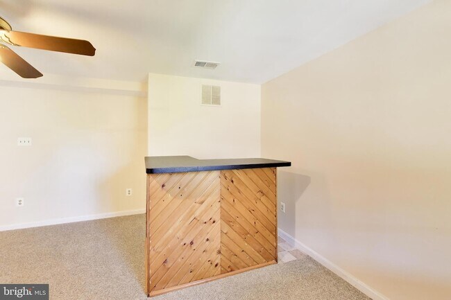 Building Photo - 4 Earth Star Ct