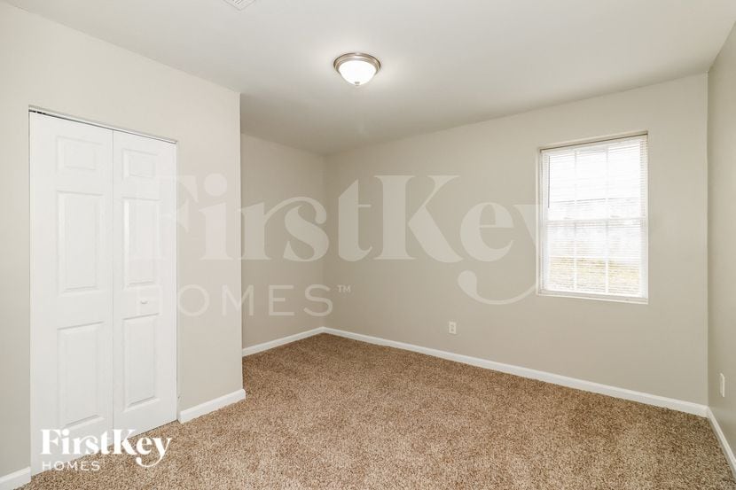 Building Photo - 1216 Woodleigh Rd SW