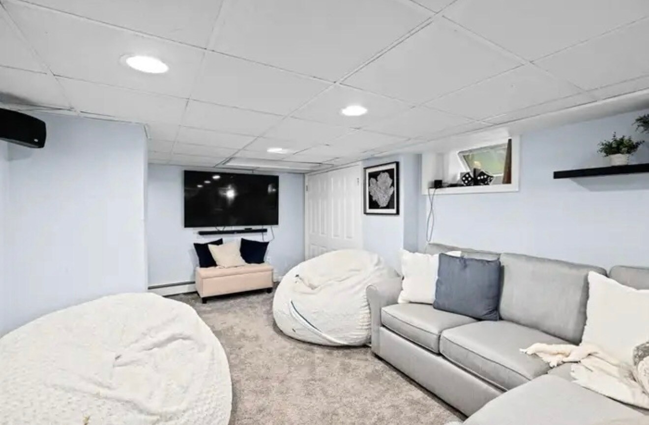 Family Room - 113 Mountain Ave