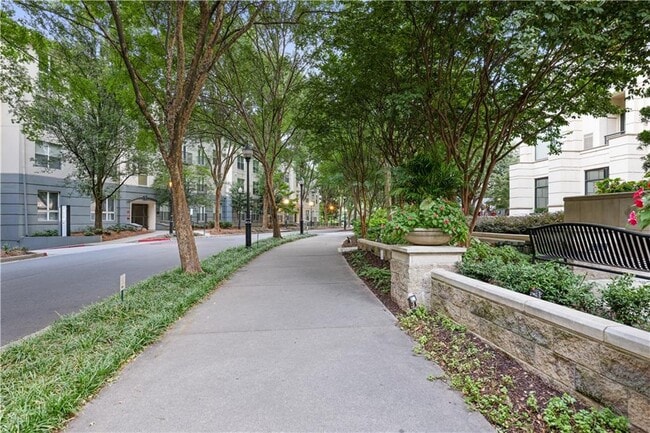 Building Photo - 3445 Stratford Rd NE