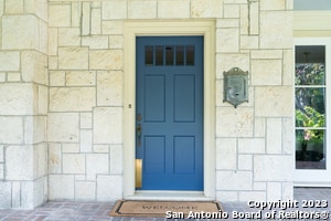 Building Photo - 140 W Fair Oaks Pl