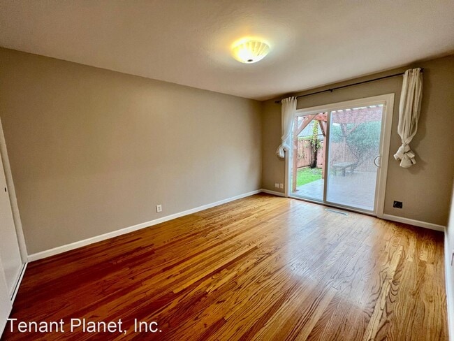 Building Photo - 3 br, 2 bath House - 1550 Magpie Ln