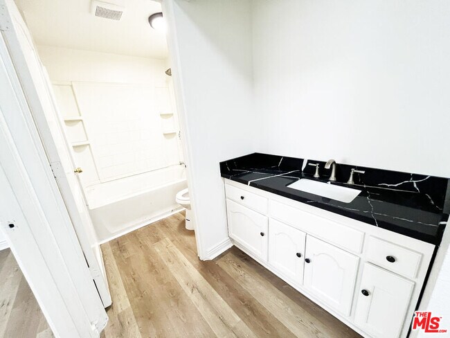 Building Photo - 2637 S Manhattan Pl