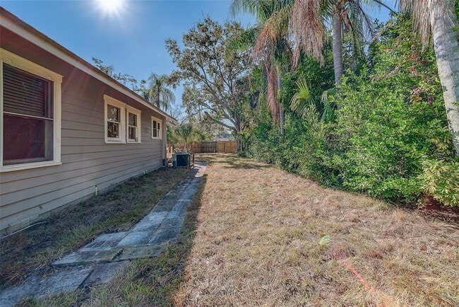 Building Photo - 4642 7th Ave N