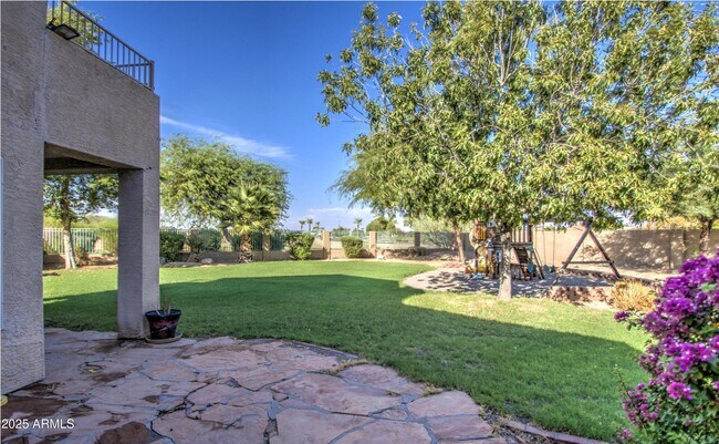 Building Photo - 13556 W Desert Flower Dr