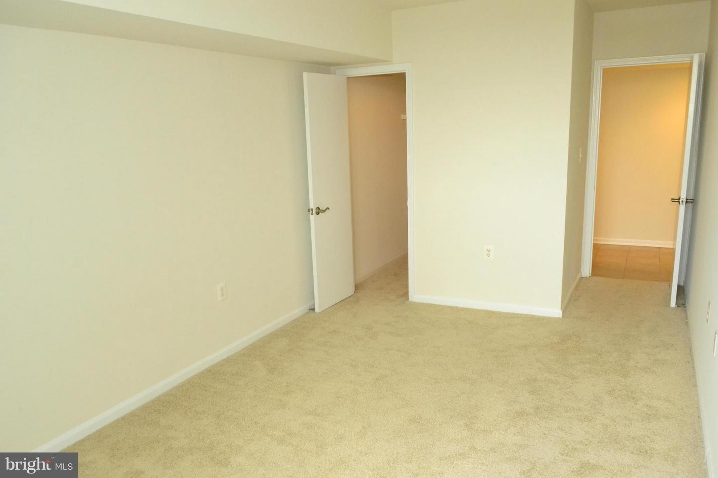 Building Photo - 1001 N Randolph St