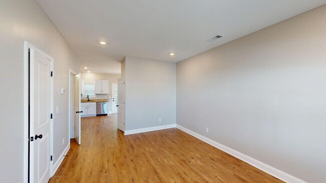 Building Photo - Get $1000 Off Your First Month- 2 Bed/2.5 ...