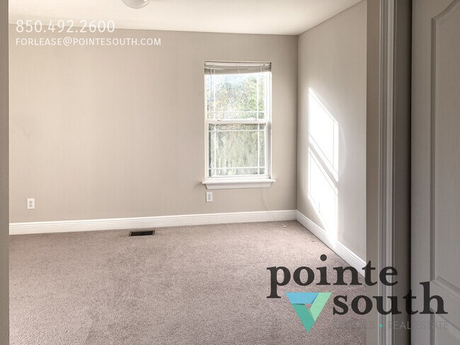 Building Photo - 116 S Elm St