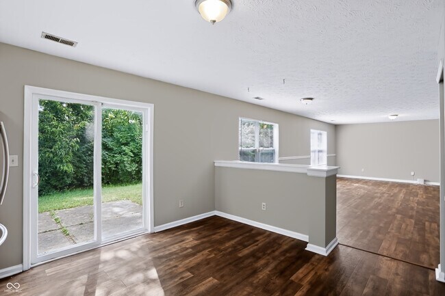 Building Photo - 5439 Lake Boggs St