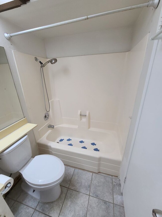 Building Photo - Beautiful 2BD/1BA – Natural Light - Mission Trails/San Carlos Area - Comfortable and Quiet
