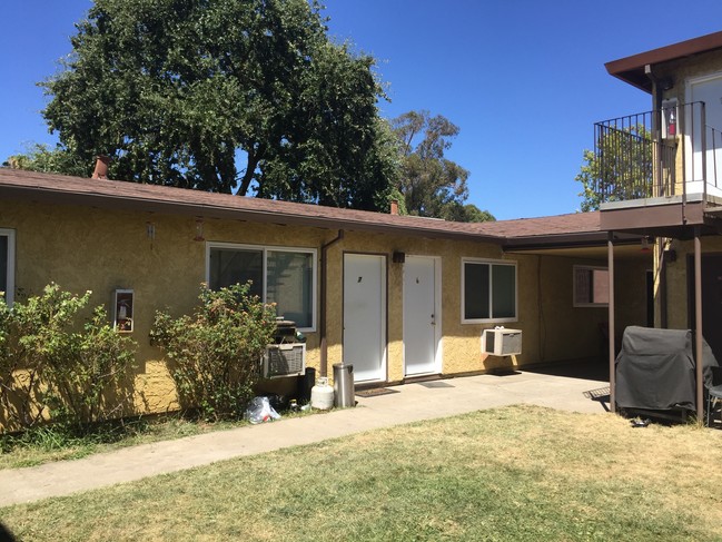 Building Photo - Rio Linda Apartments