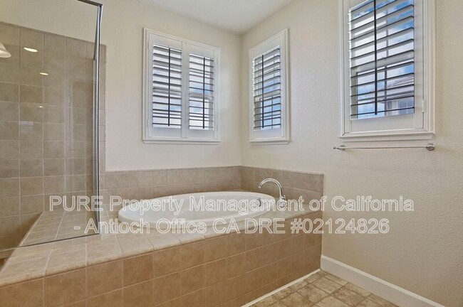 Building Photo - 4581 Bonraven Way
