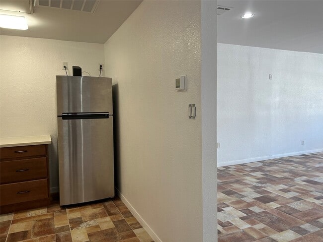 Building Photo - 7424 Lindencrest St