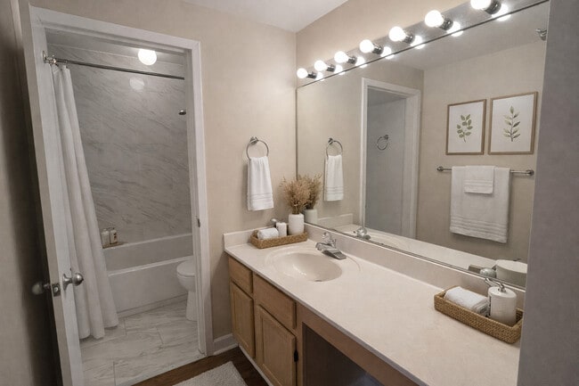 Building Photo - 200 N Dearborn St