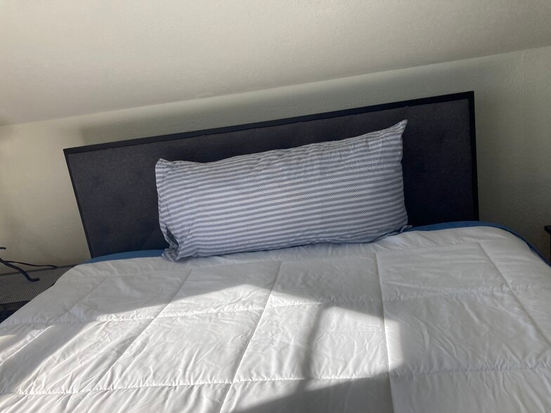 Building Photo - 1044 23rd St