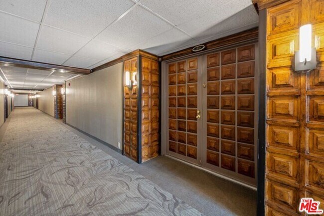 Building Photo - 10535 Wilshire Blvd