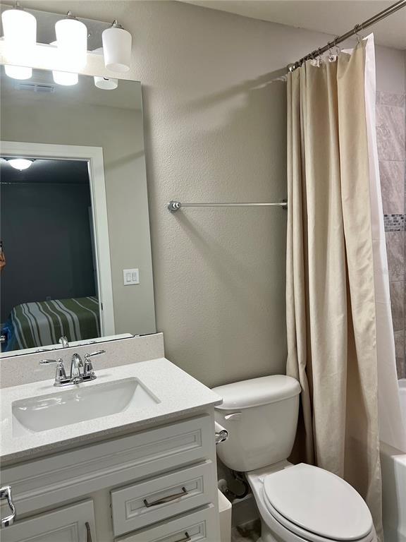 Building Photo - 5353 Royal Point Ave