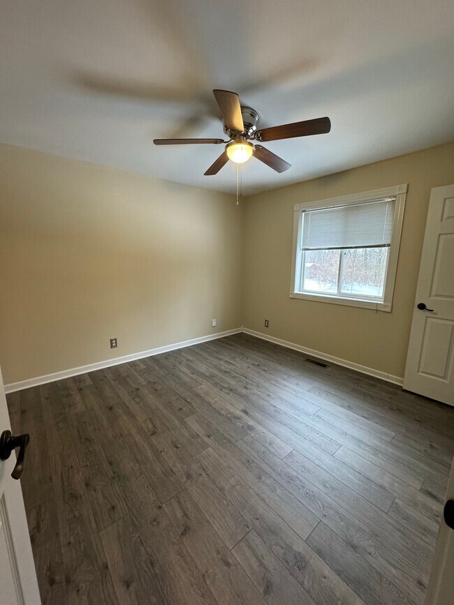 Building Photo - Hillside