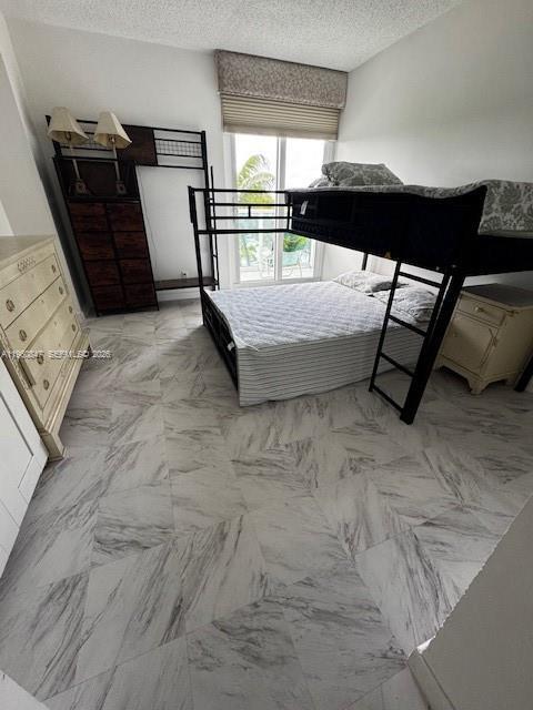 Building Photo - 100 Bayview Dr