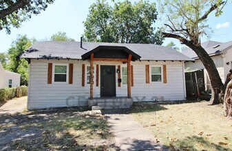 Building Photo - 1542 E Ohio Ave