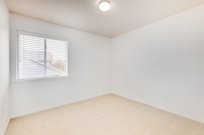 Building Photo - 2007 Rockland Dr