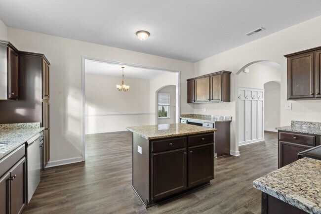 Building Photo - Evans Crossing