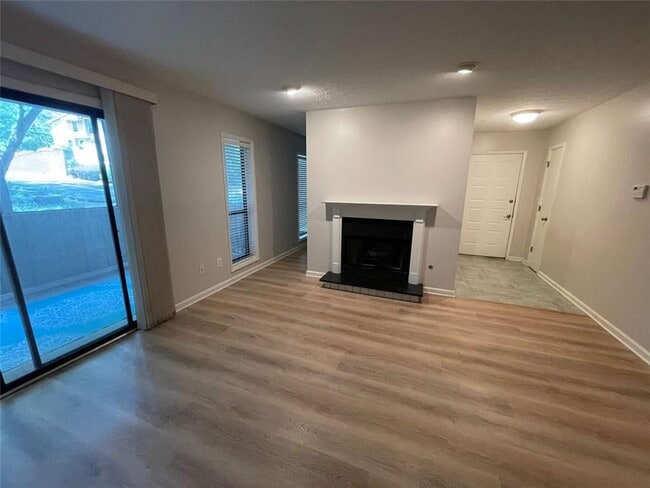 Building Photo - 1510 Wynnes Ridge Cir SE