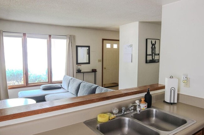 Building Photo - 3422 West St