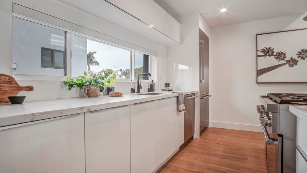 Building Photo - 3154 Curts Ave