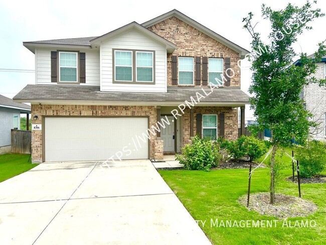 Building Photo - Amazing Two-Story 4 Bedroom / 2.5 Bath Hom...