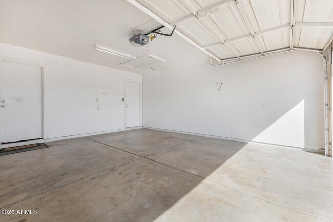 Building Photo - 1340 E Garnet Cir