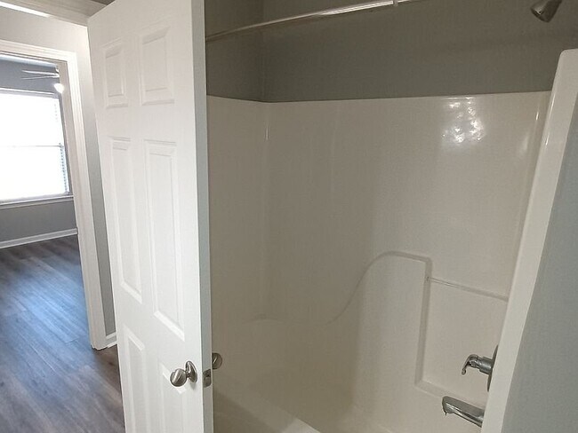 Building Photo - 401 Hayley Ct