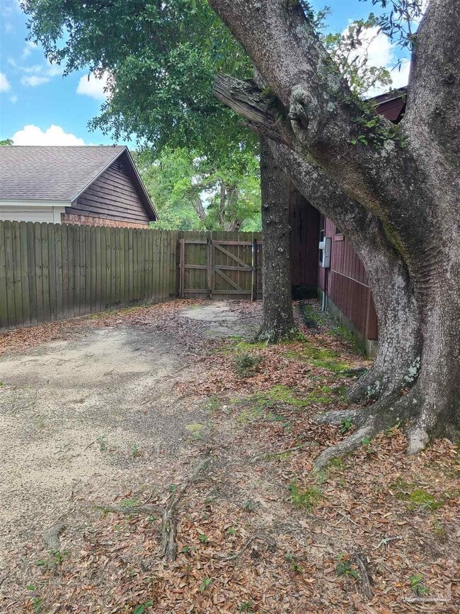 Building Photo - 7800 Deborah Dr