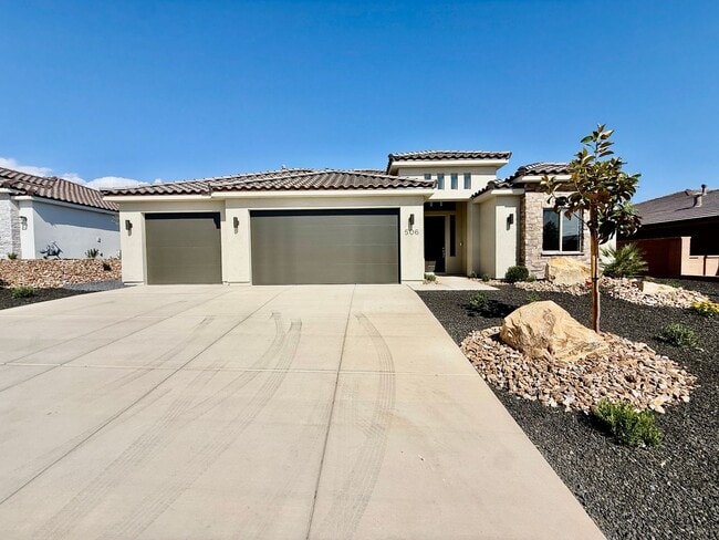Building Photo - Beautiful Pet-Friendly 4-BR Home in Sunbrook Community