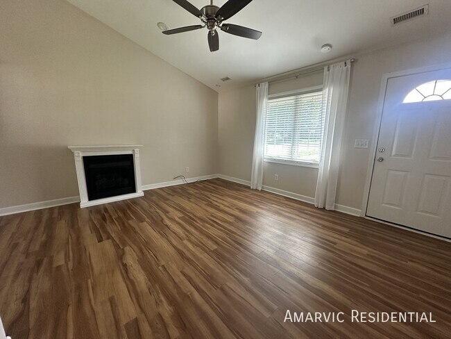 Building Photo - 1290 Pyrtle Dr