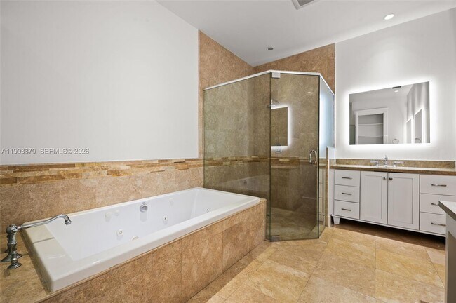 Building Photo - 530 Valencia Ave