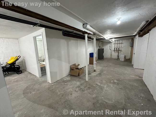 Building Photo - Spectacular floor-through 3+ BR * Two bath...